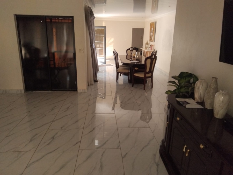 3 Bedroom Property for Sale in La Hoff North West